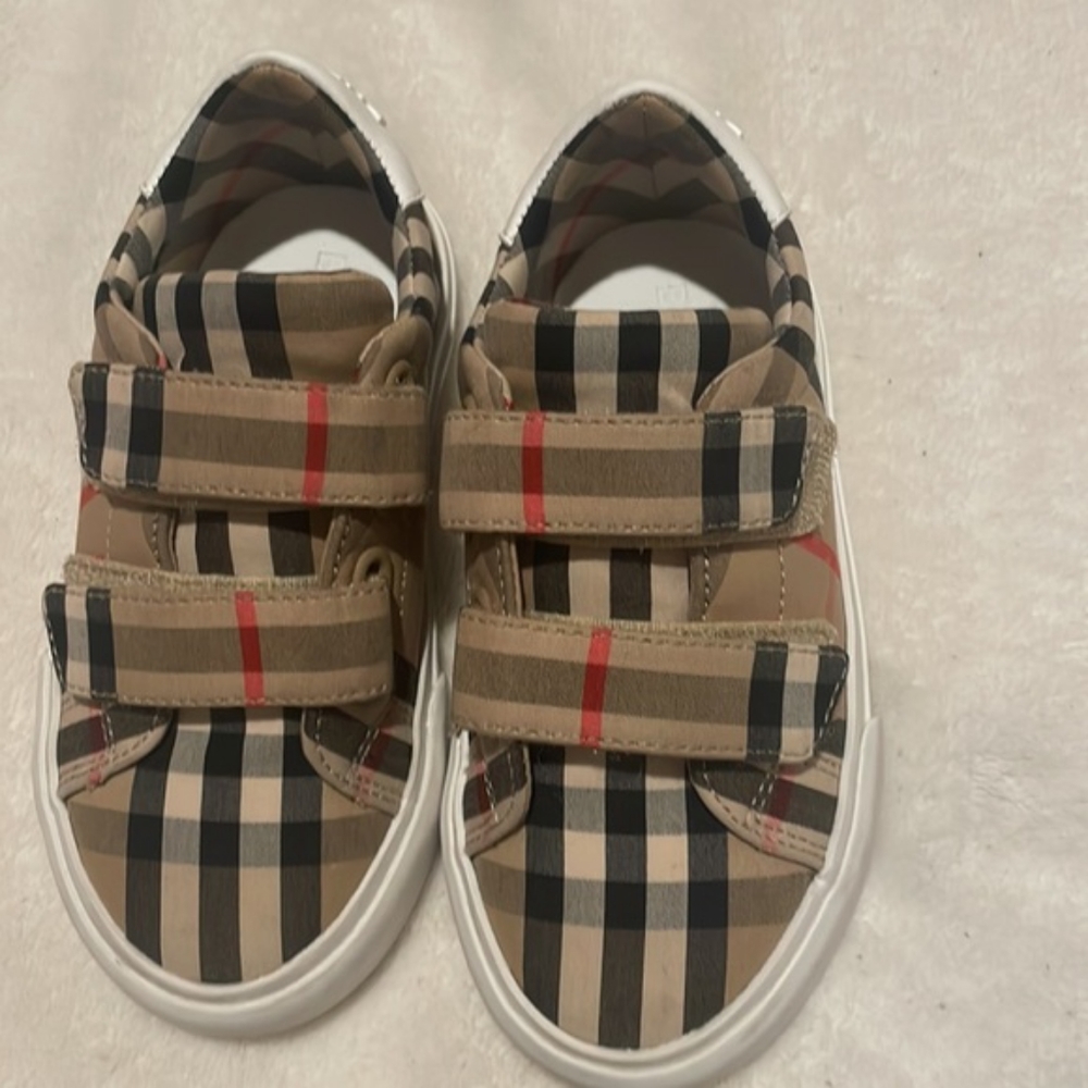Size 19 baby Burberry shoes new never worn
